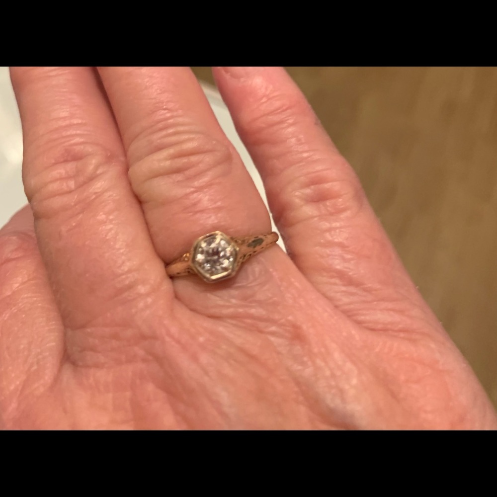 14K and diamond antique ring